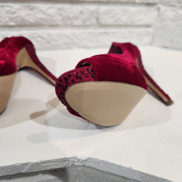 Red Velvet jeweled heels - Picture 5 of 5
